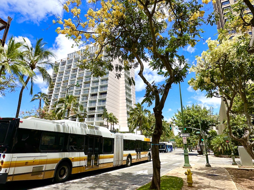 ハワイのザ・バス、2時間半以内の乗り継ぎは無料