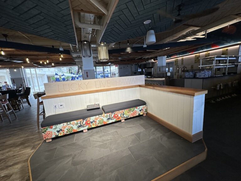    Monkeypod Kitchen Waikiki Stage 768x576 