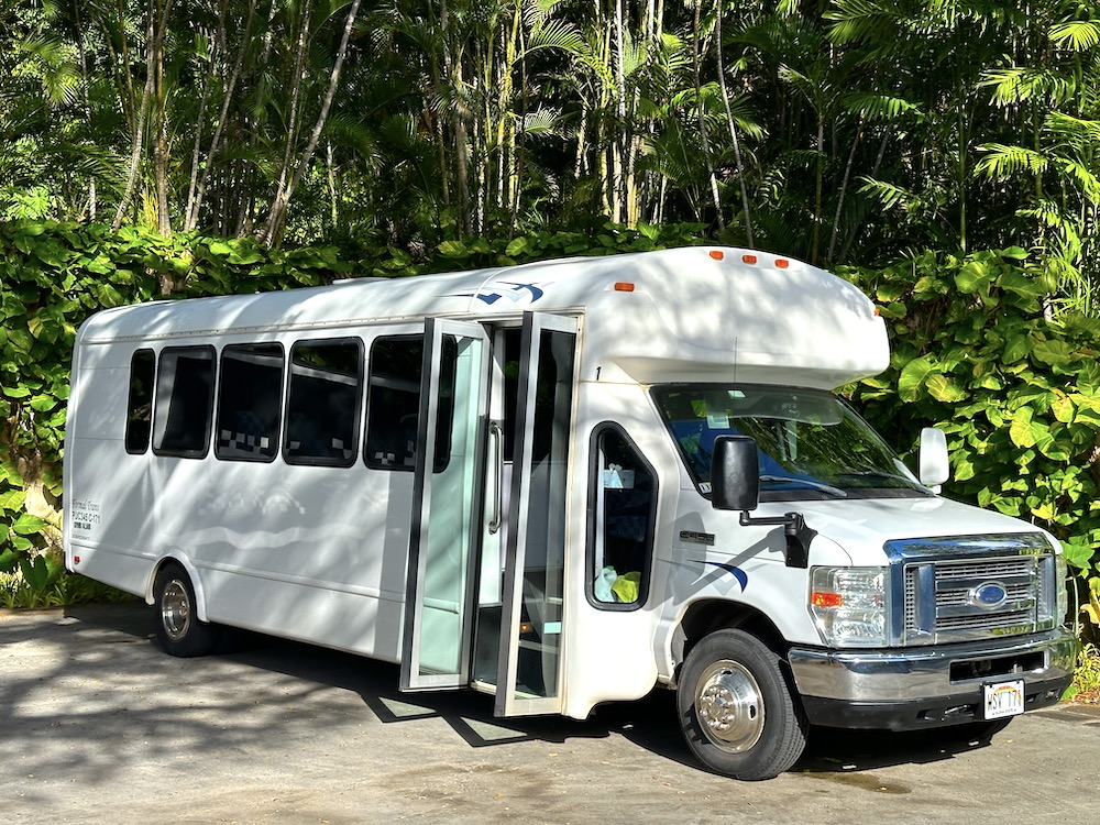 ハワイ「シャングリラ」のバス