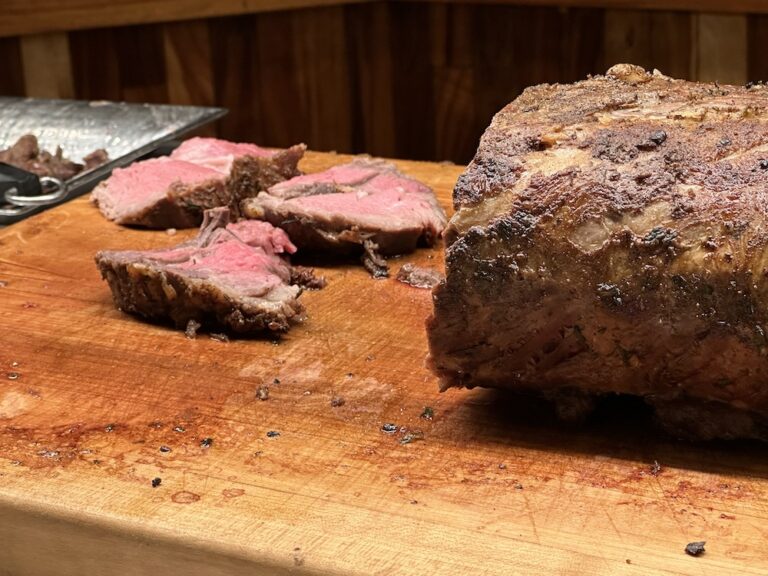 プライム・リブのビュッフェもある「デュークス・ワイキキ」